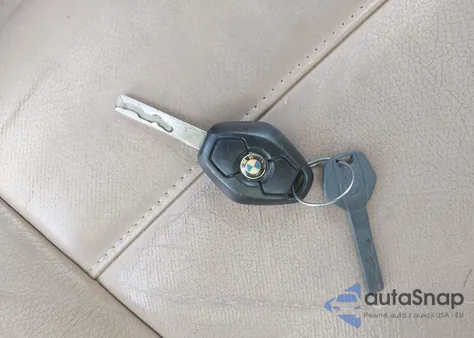 2005 BMW 325I из США, поврежденный, VIN WBAEV334X5KW20032